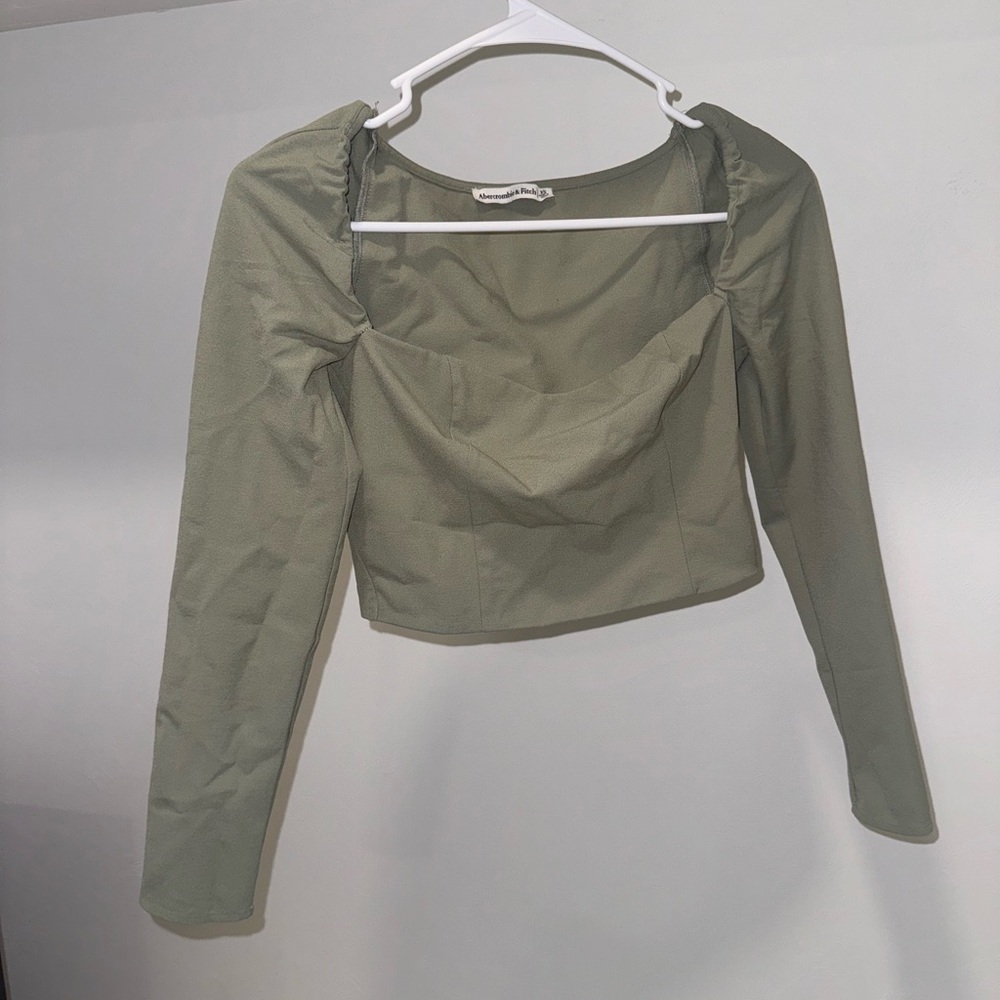 Abercrombie and Fitch long sleeve crop